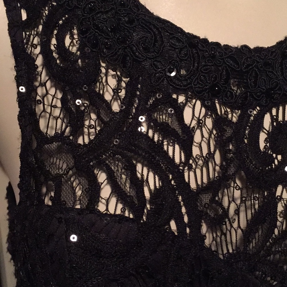 Dress - Picture 4 of 6